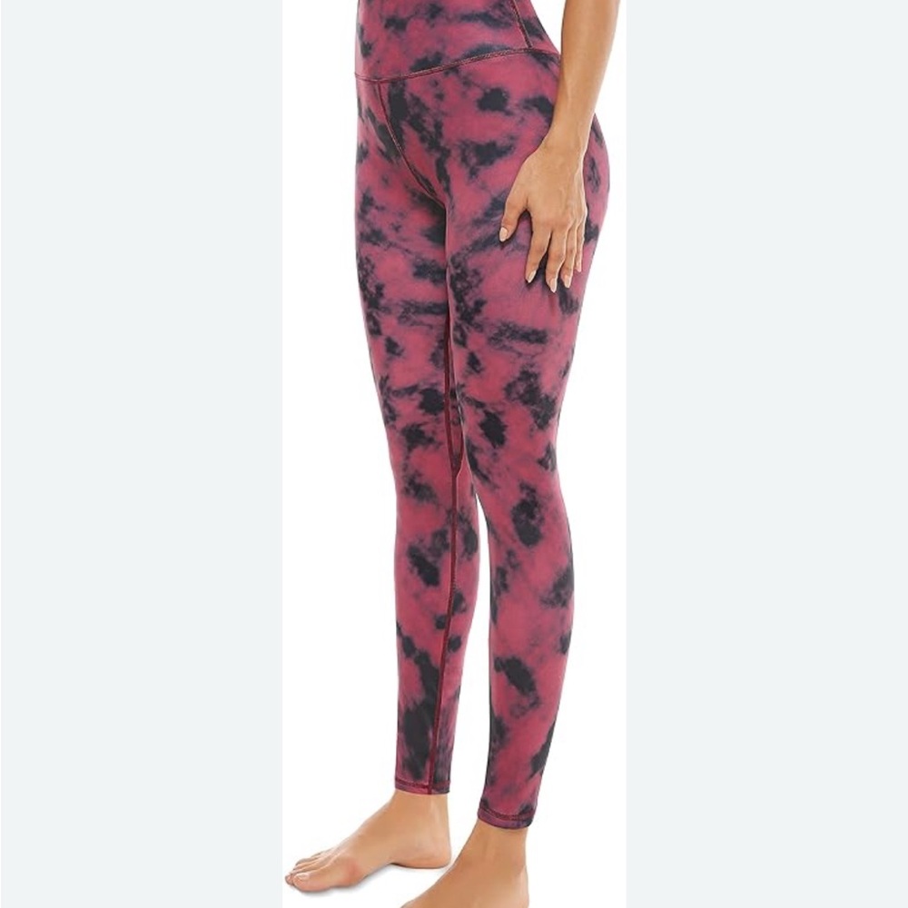 Tie-Dye High-Waist Leggings in Wine and Black